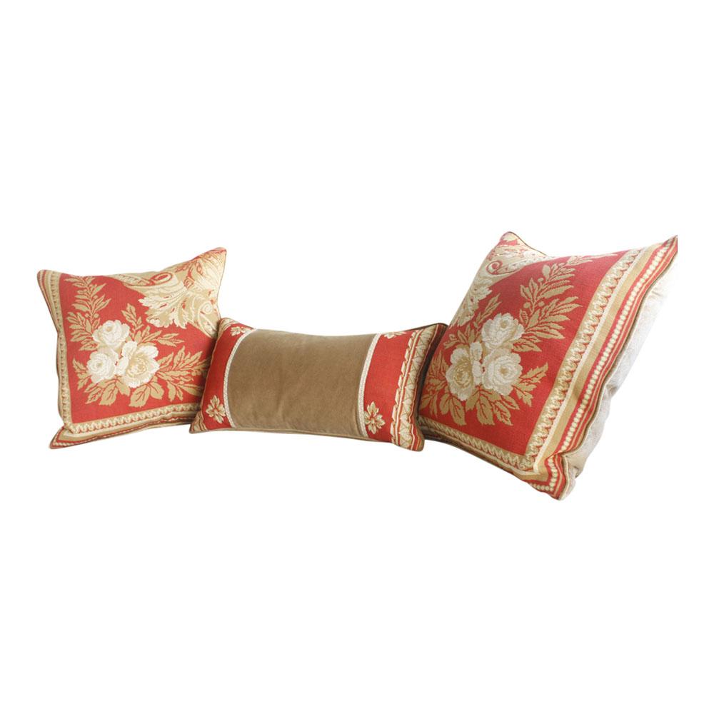 Single Neoclassical-style Pillow