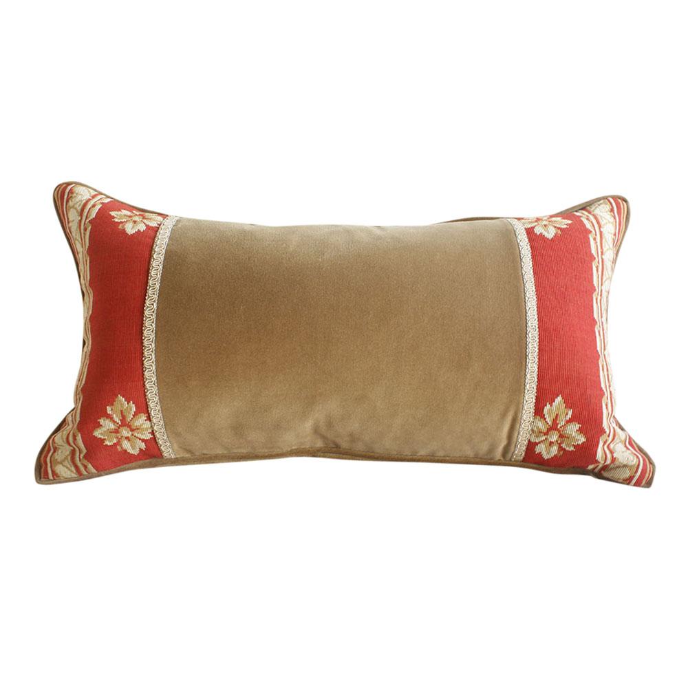 Single Neoclassical-style Pillow